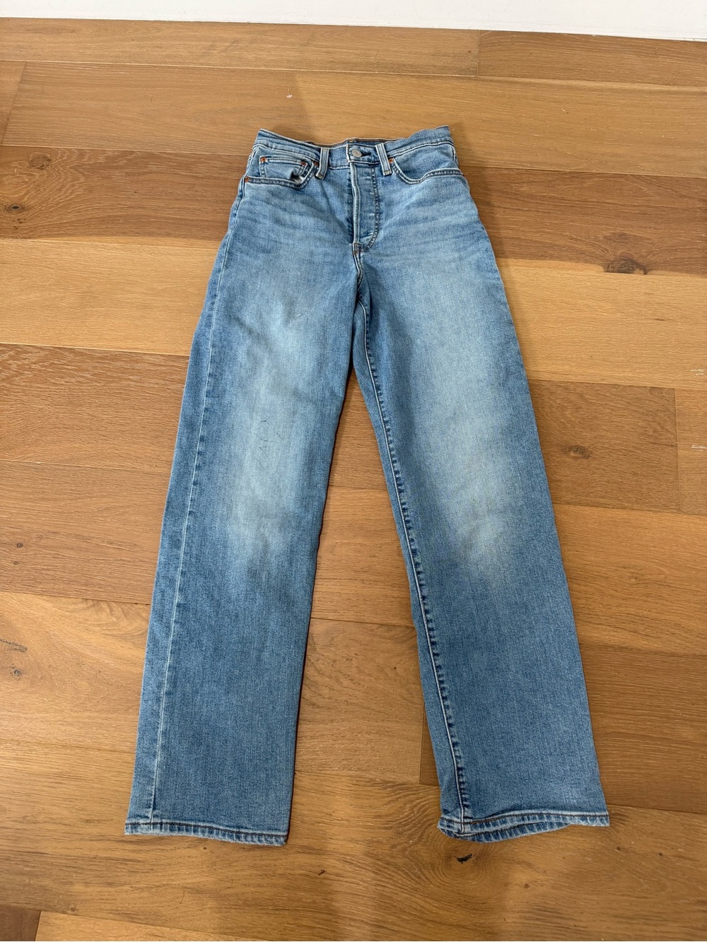 Women’s Levi’s rib cage straight Light Blue Jeans